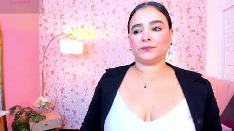Snapshot of taylor_bennet chatting on 06-18-26, 12:31 Taylor Bennet online show from 06-18-26, 12:31