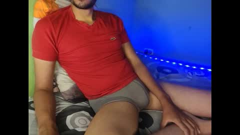 Snapshot of taylor_blaze94 chatting on 01-10-26, 02:13 Taylor online show from 01-10-26, 02:13