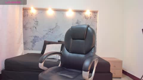 Snapshot of taylor_evanss1 chatting on 09-19-25, 11:55 Taylor online show from 09-19-25, 11:55