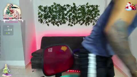 Snapshot of taylor_johnn chatting on 12-20-24, 02:05 Penagos zz online show from 12-20-24, 02:05