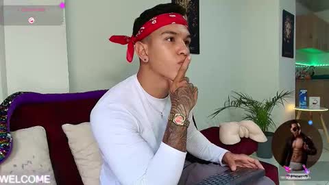 Snapshot of taylor_johnn chatting on 09-08-25, 09:58 Penagos zz online show from 09-08-25, 09:58