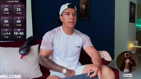 Snapshot of taylor_johnn chatting on 11-14-25, 02:16 Penagos zz online show from 11-14-25, 02:16