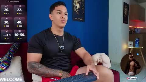 Snapshot of taylor_johnn chatting on 11-21-25, 02:38 Penagos zz online show from 11-21-25, 02:38