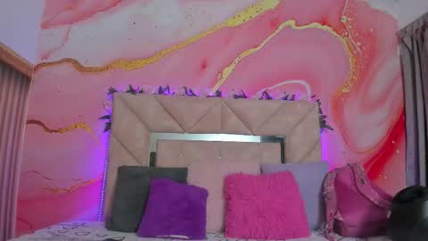 Oriana online show from 11-24-25, 10:59