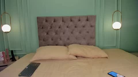 Snapshot of taylor_sexyy chatting on 01-17-25, 03:12 Taylor online show from 01-17-25, 03:12