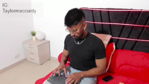 taylormaccurdy_ online show from 12-01-25, 02:00