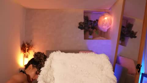 taylormichell online show from 11-11-25, 09:59