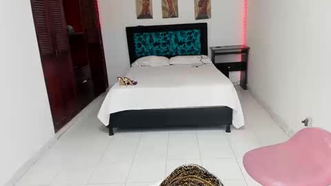 taylorslims online show from 02-20-25, 01:08