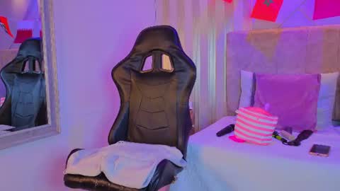 Snapshot of tayra_pradit chatting on 06-29-26, 07:03 tayra online show from 06-29-26, 07:03