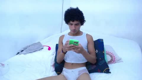 Snapshot of tayronx33 chatting on 12-24-24, 04:19 Tayron online show from 12-24-24, 04:19