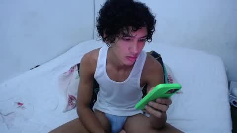 Snapshot of tayronx33 chatting on 12-26-24, 03:31 Tayron online show from 12-26-24, 03:31