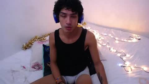 Snapshot of tayronx33 chatting on 12-28-24, 04:52 Tayron online show from 12-28-24, 04:52