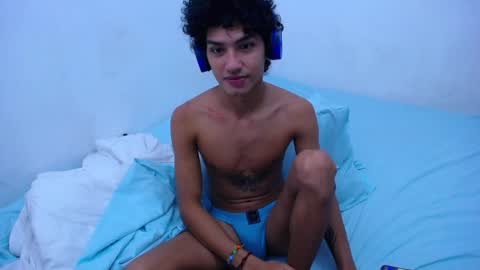 Snapshot of tayronx33 chatting on 01-07-25, 06:03 Tayron online show from 01-07-25, 06:03