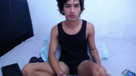 Snapshot of tayronx33 chatting on 01-16-25, 08:25 Tayron online show from 01-16-25, 08:25