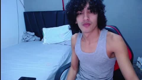 Snapshot of tayronx33 chatting on 12-05-25, 05:42 Tayron online show from 12-05-25, 05:42