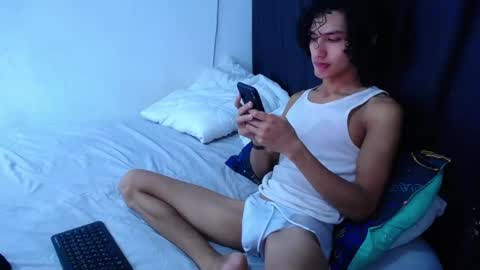 Snapshot of tayronx33 chatting on 12-20-25, 06:15 Tayron online show from 12-20-25, 06:15