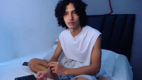 Snapshot of tayronx33 chatting on 01-06-26, 07:06 Tayron online show from 01-06-26, 07:06