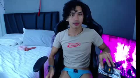 Snapshot of tayronx33 chatting on 04-27-26, 03:21 Tayron online show from 04-27-26, 03:21