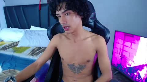 Snapshot of tayronx33 chatting on 05-31-26, 03:04 Tayron online show from 05-31-26, 03:04