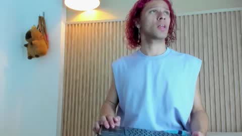 Snapshot of tayson_scott chatting on 12-14-25, 12:54 Tayson online show from 12-14-25, 12:54