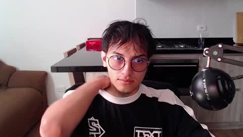 Snapshot of te0__0 chatting on 04-15-26, 03:41 Teo independent model online show from 04-15-26, 03:41