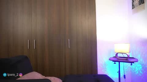 Snapshot of te_para_dos chatting on 06-11-26, 04:49 Leo and Luna online show from 06-11-26, 04:49
