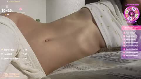 Snapshot of tease_me__ chatting on 02-05-25, 09:18 Em online show from 02-05-25, 09:18