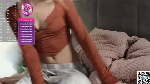 Snapshot of tease_me__ chatting on 11-09-25, 02:37 Em online show from 11-09-25, 02:37