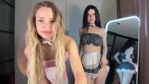 Snapshot of teasekiss chatting on 03-27-26, 06:51 Sally and Sandy online show from 03-27-26, 06:51