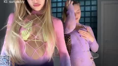 Snapshot of teasekiss chatting on 04-08-26, 05:57 Sally and Sandy online show from 04-08-26, 05:57