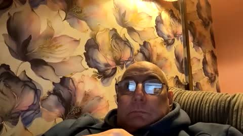 Snapshot of tebb61 chatting on 10-05-25, 07:01 Mark online show from 10-05-25, 07:01