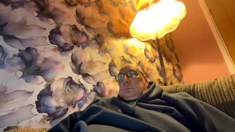 Snapshot of tebb61 chatting on 01-11-26, 03:06 Mark online show from 01-11-26, 03:06