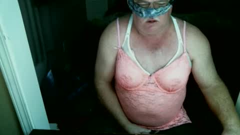 Snapshot of teddy1972 chatting on 03-18-26, 07:06 teddy1972 online show from 03-18-26, 07:06