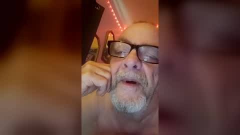 Snapshot of tedestep2 chatting on 06-19-26, 04:44 tedestep2 online show from 06-19-26, 04:44