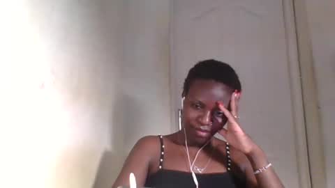 Snapshot of tee_kaicy chatting on 12-18-24, 11:19 kaicy online show from 12-18-24, 11:19