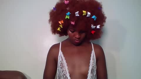 Snapshot of tee_kaicy chatting on 10-19-25, 12:17 kaicy online show from 10-19-25, 12:17