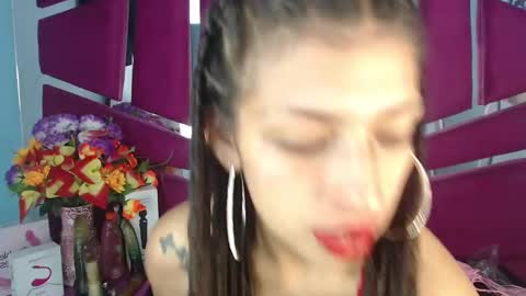 Snapshot of teeennaugthy18 chatting on 01-14-25, 06:45 Tayloor online show from 01-14-25, 06:45