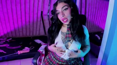 Snapshot of teeennaugthy18 chatting on 02-10-25, 08:42 Tayloor online show from 02-10-25, 08:42