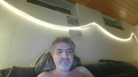 Peter online show from 11-17-25, 05:52