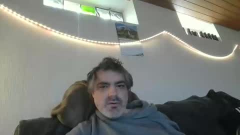 Peter online show from 03-08-26, 02:54