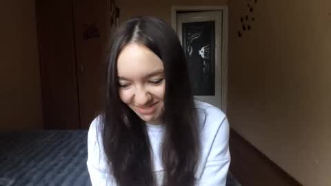 Kimi online show from 11-12-25, 09:42