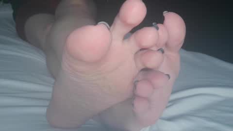 Snapshot of telegram1030 chatting on 12-18-24, 06:43 Viv West online show from 12-18-24, 06:43