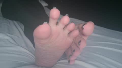 Snapshot of telegram1030 chatting on 12-21-24, 02:52 Viv West online show from 12-21-24, 02:52