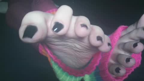 Snapshot of telegram1030 chatting on 12-26-24, 07:13 Viv West online show from 12-26-24, 07:13