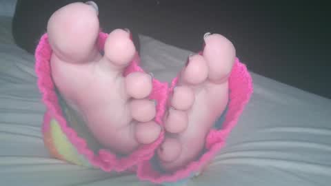 Snapshot of telegram1030 chatting on 02-05-25, 08:11 Viv West online show from 02-05-25, 08:11