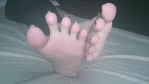 Snapshot of telegram1030 chatting on 02-12-25, 05:15 Viv West online show from 02-12-25, 05:15