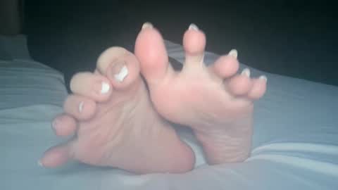 Snapshot of telegram1030 chatting on 09-26-25, 02:37 Viv West online show from 09-26-25, 02:37