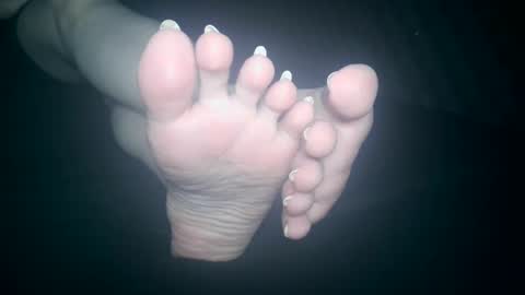 Snapshot of telegram1030 chatting on 09-29-25, 04:06 Viv West online show from 09-29-25, 04:06