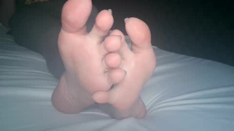 Snapshot of telegram1030 chatting on 10-16-25, 04:02 Viv West online show from 10-16-25, 04:02