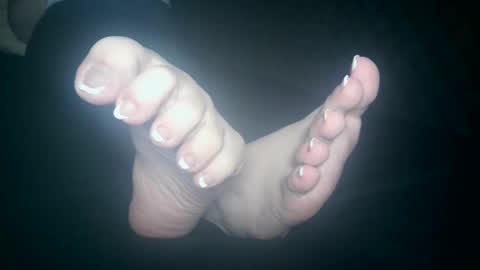 Snapshot of telegram1030 chatting on 10-20-25, 03:29 Viv West online show from 10-20-25, 03:29